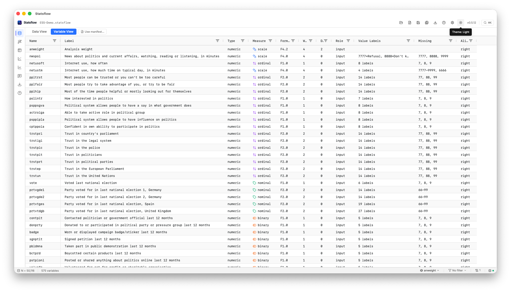 El espacio de trabajo de Statsflow — vista de variables con metadatos SPSS completos